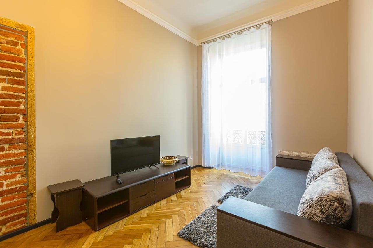 Центр На Вулиці Проспект Шевченка 12 Навпроти Макдональса З Балконом Apartment Liov Exterior foto