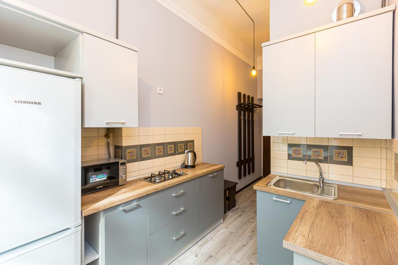 Центр На Вулиці Проспект Шевченка 12 Навпроти Макдональса З Балконом Apartment Liov Exterior foto