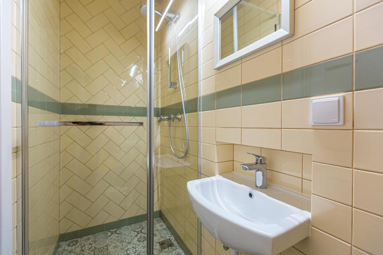 Центр На Вулиці Проспект Шевченка 12 Навпроти Макдональса З Балконом Apartment Liov Exterior foto