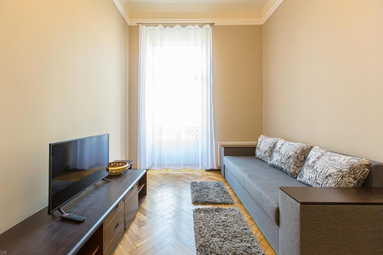 Центр На Вулиці Проспект Шевченка 12 Навпроти Макдональса З Балконом Apartment Liov Exterior foto