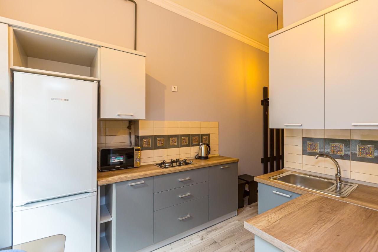 Центр На Вулиці Проспект Шевченка 12 Навпроти Макдональса З Балконом Apartment Liov Exterior foto