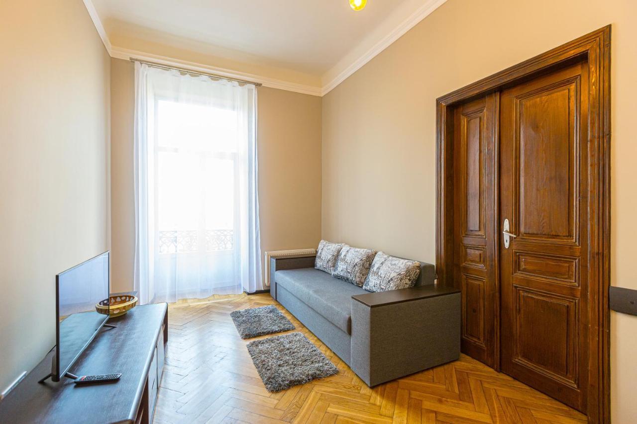 Центр На Вулиці Проспект Шевченка 12 Навпроти Макдональса З Балконом Apartment Liov Exterior foto